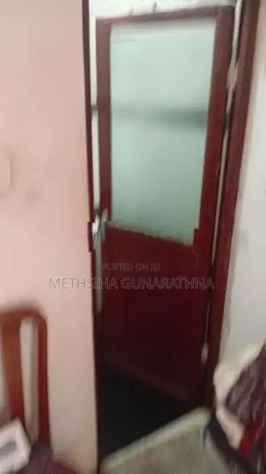 Room for Rent with Attached Bathroom in Colombo 8