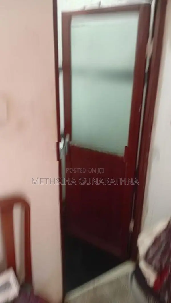 Room for Rent with Attached Bathroom in Colombo 8