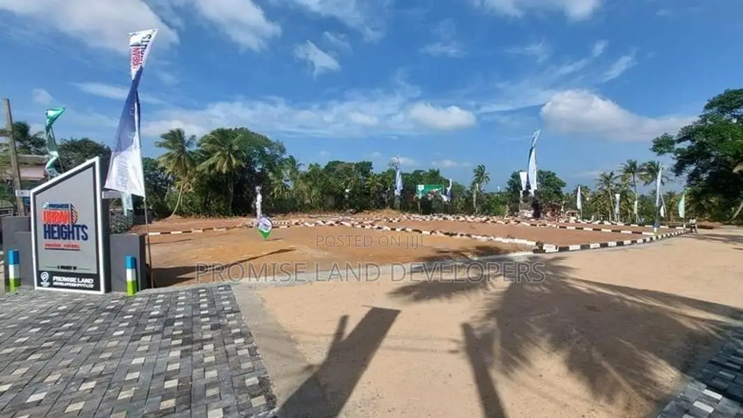 Lands in Panadura. R03