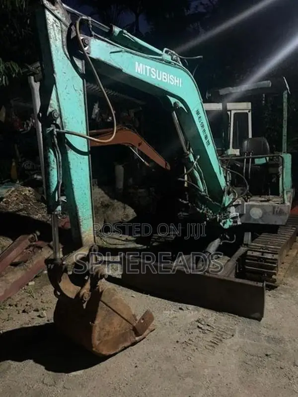 Mitsubishi ME 30 Excavator