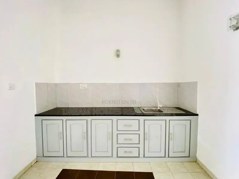 3rd Floor Apster House For Rent In Corea Mawatha, Thalawathugoda