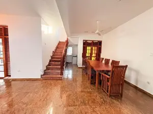 18 P Three Storied Luxury House In Colombo 5