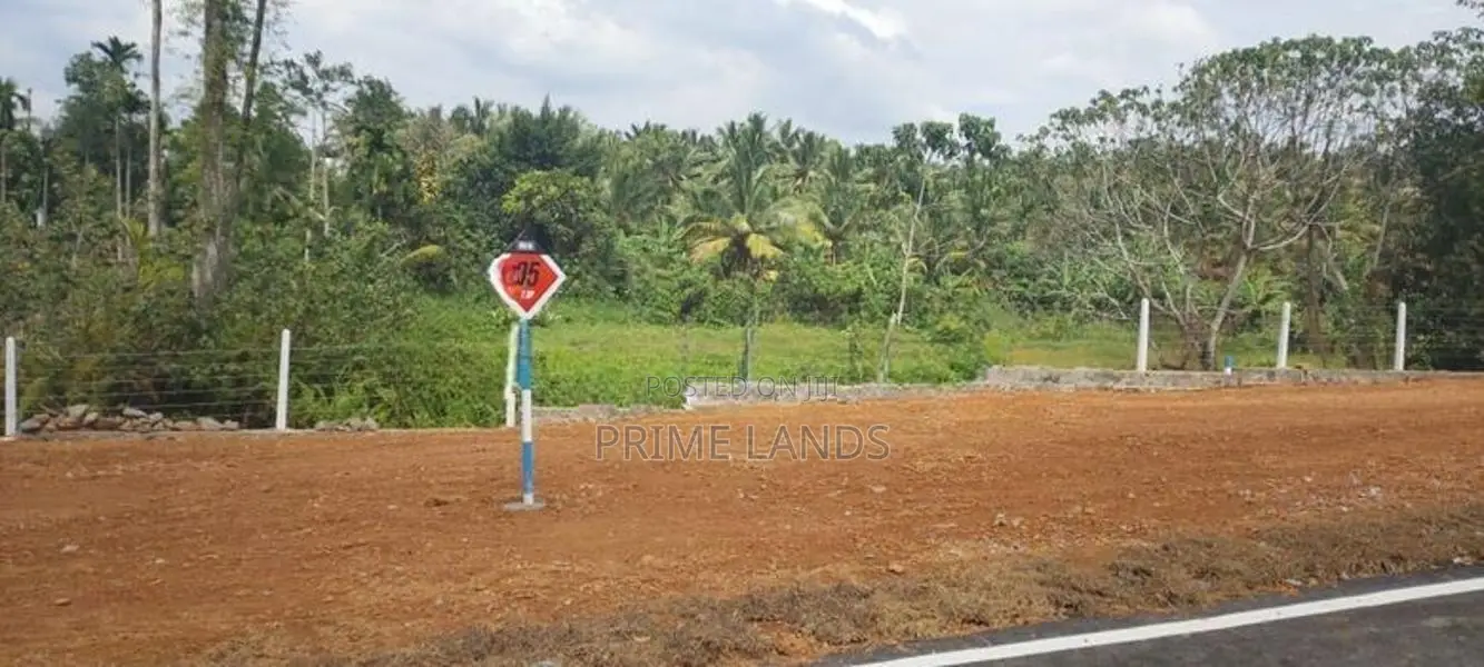 පිලියන්දල සීමාවෙන් ඉඩමක්