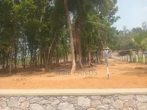 වටිනා ඉඩමක් කහතුඩුවෙන්