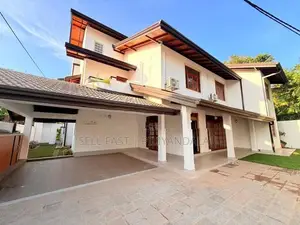 Three Storied Luxury House For Sale in Nugegoda