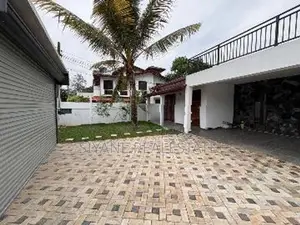 Luxury House For Sale In Malabe, Arangala