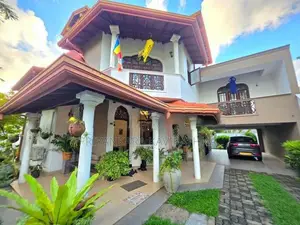 පර්චස් 18 ක සුකෝපබෝගී තෙමහල් නිවස ගෘහ උපකරණ සමග විකිනීමට - බෝකුන්දර