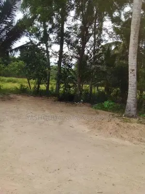 අගනා ඉඩමක් සමඟ නිවසක් විකිණීමට - අම්පාර