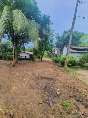 අතුරුගිරිය – කහන්තොට පාරෙන් පර්චස් 22ක වටිනා ඉඩමක්