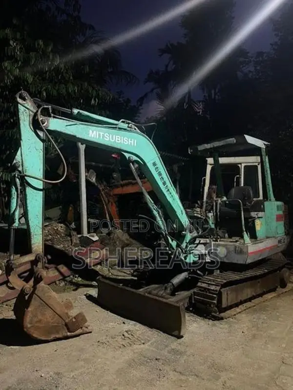 Mitsubishi ME 30 Excavator
