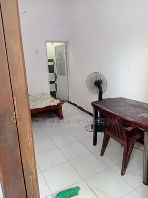 Room for Rent with Attached Bathroom in Colombo 8
