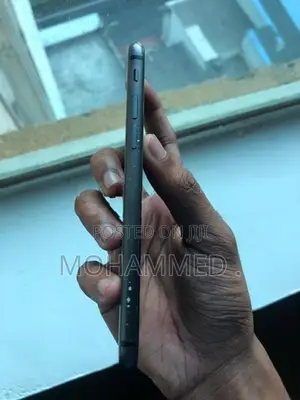 Apple iPhone 8 (Used)