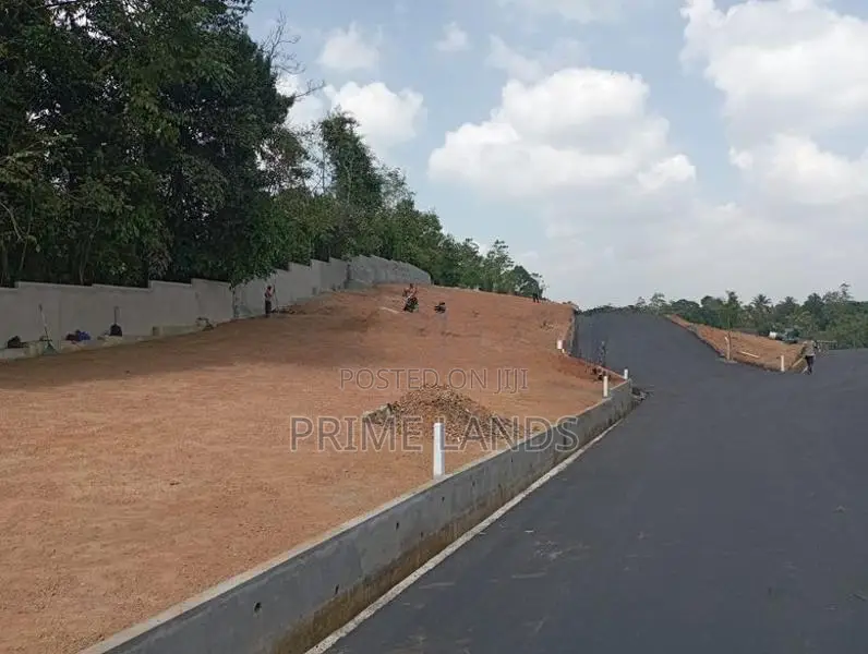 පිලියන්දල සීමාවෙන් ඉඩමක්