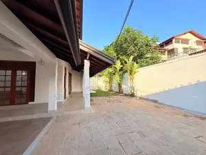 Nugegoda Three Storied Luxury House Col 5