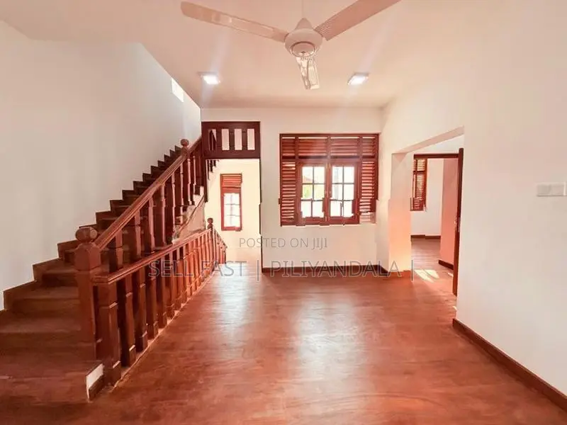 Three Storied Luxury House For Sale in Nugegoda