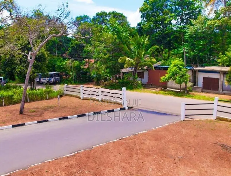 මාතරින් පදිංචියට හොද ඉඩම