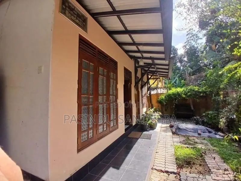 House 2nd Floor for Rent Karapitiya