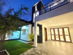 පිලියන්දලින් සුකෝපබෝගී අලුත්ම දෙමහල් නිවසක් විකිනීමට