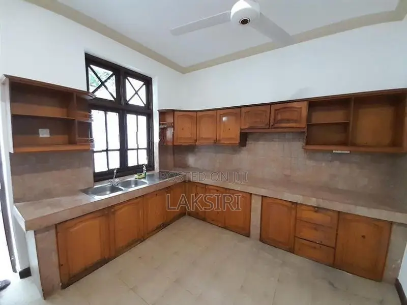 4 Bedrooms Bathrooms Modern House Rent Baddagana Road Pitakotte