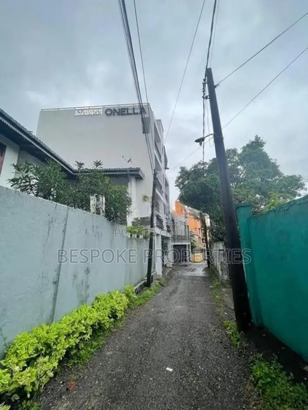 Land with An Old House for Sale in Kohuwala