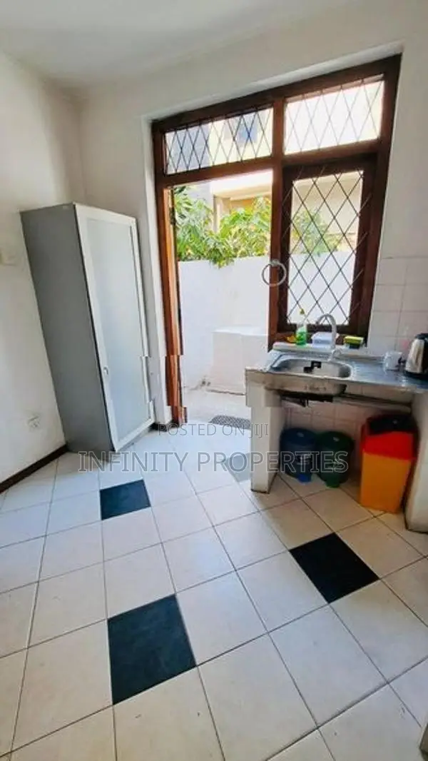 (AF964) 02 Storey House Rent Near Tunmulla Junction Colombo 07