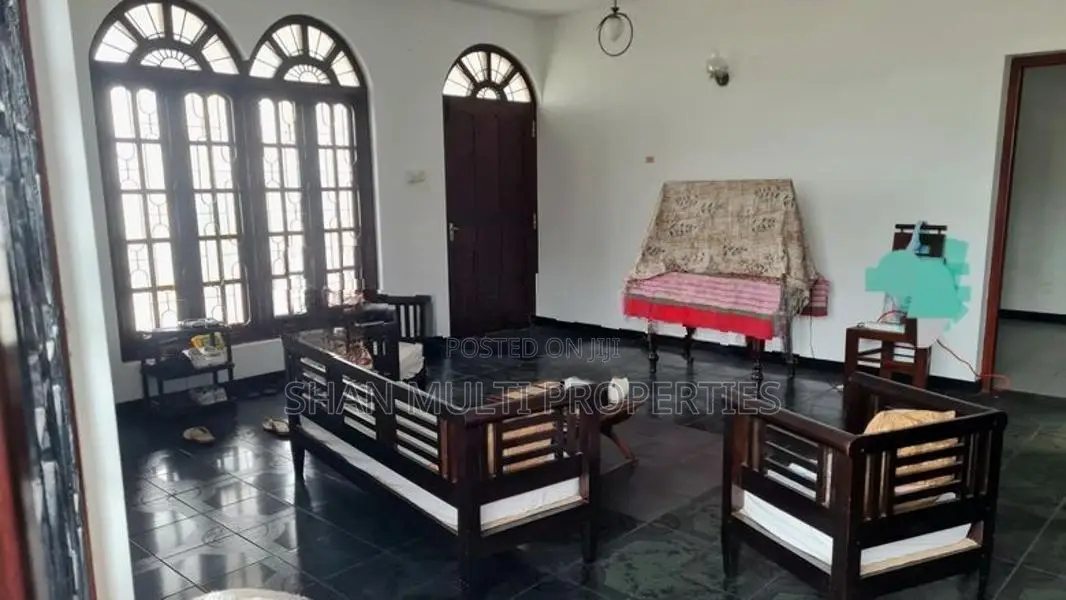 House upstairs Rent Mountlavinia