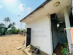 Main road facing Land for sale Raddoluwa