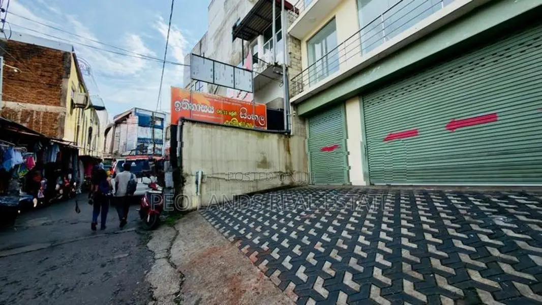 (SC1470) Commercial Building for Sale in Piliyandala Town