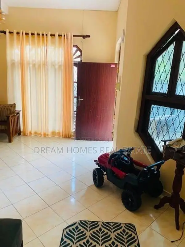 Two-Storey House for Sale – Katubedda, Moratuwa