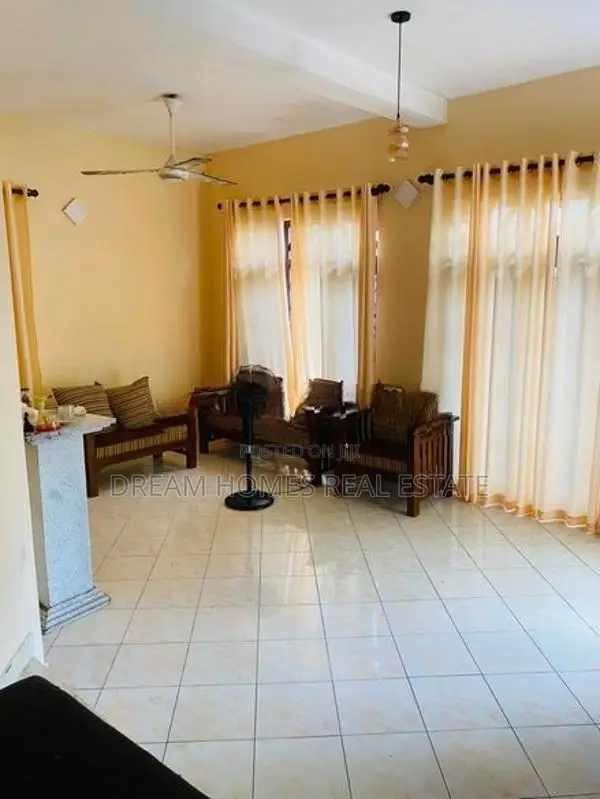 Two-Storey House for Sale – Katubedda, Moratuwa