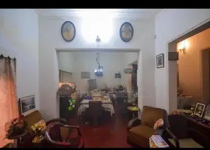 COLOMBO 5 : 8.77P LAND WITH UPSTAIR OLD HOUSE FOR SALE