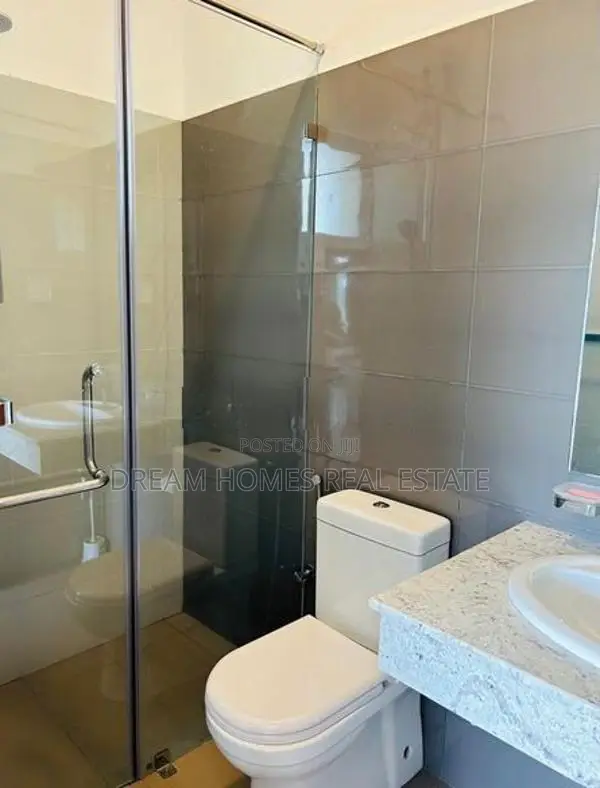 Golf Course View Luxury Apartment for Sale in Piliyandala
