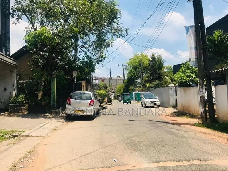 18 Perch Land for Sale Thalawathugoda