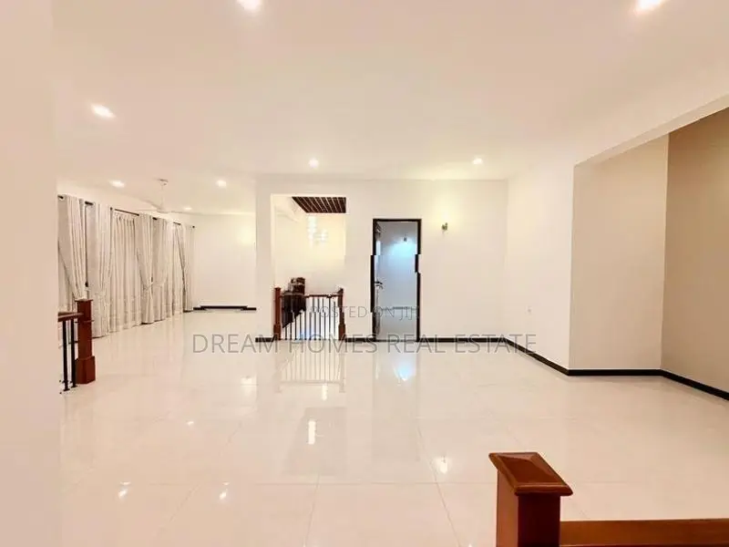 Elegant Family Home for Sale – Battaramulla Lake Road