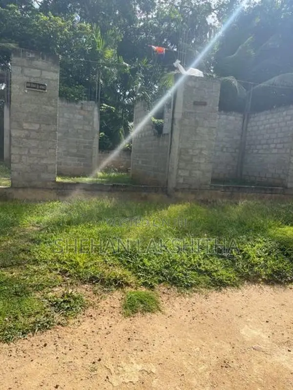 House Fore Sale Thalpe