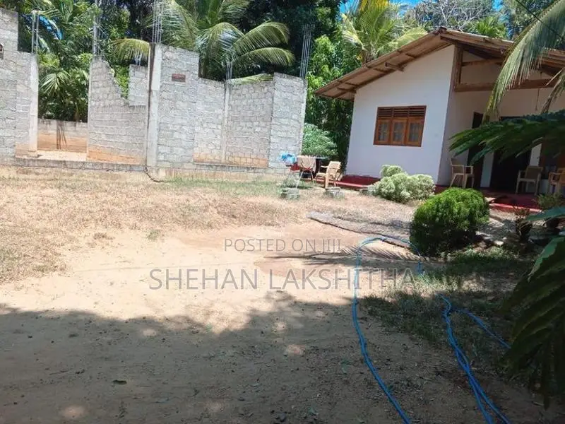 House Fore Sale Thalpe