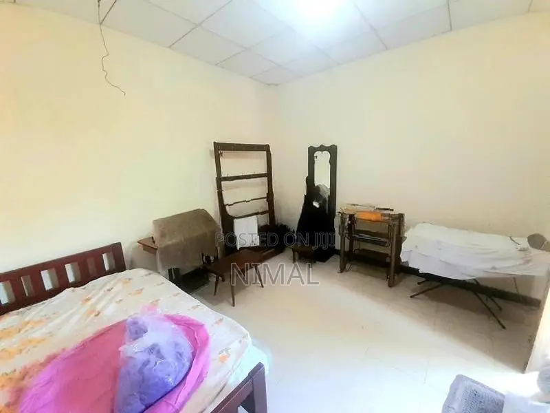 Spacious Room for Rent in Attidiya