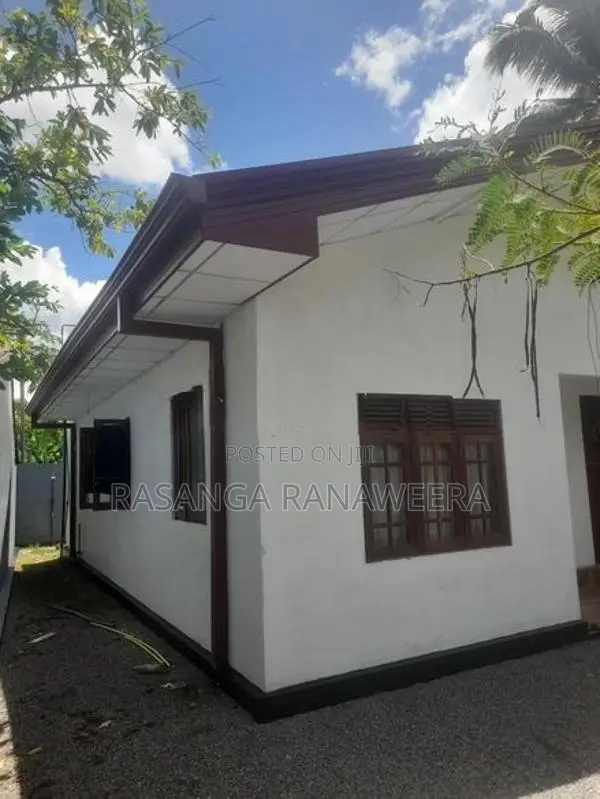 Full Complete Tiled House for Sale in Raigama, Bandaragama
