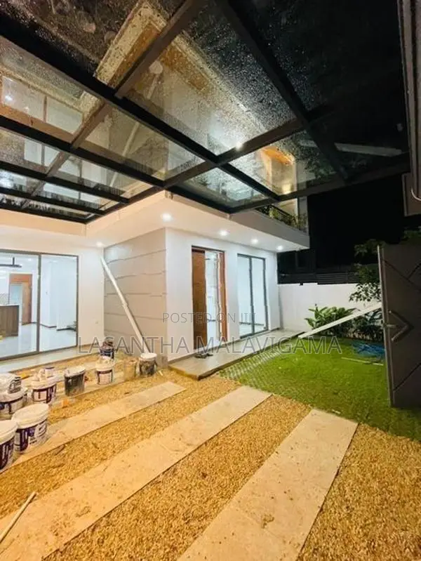 Brand New Modern Luxury Two Storey House for sale in Athurugiriya