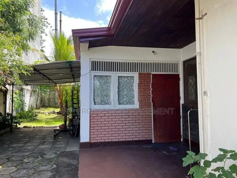 Home in Rathmalana