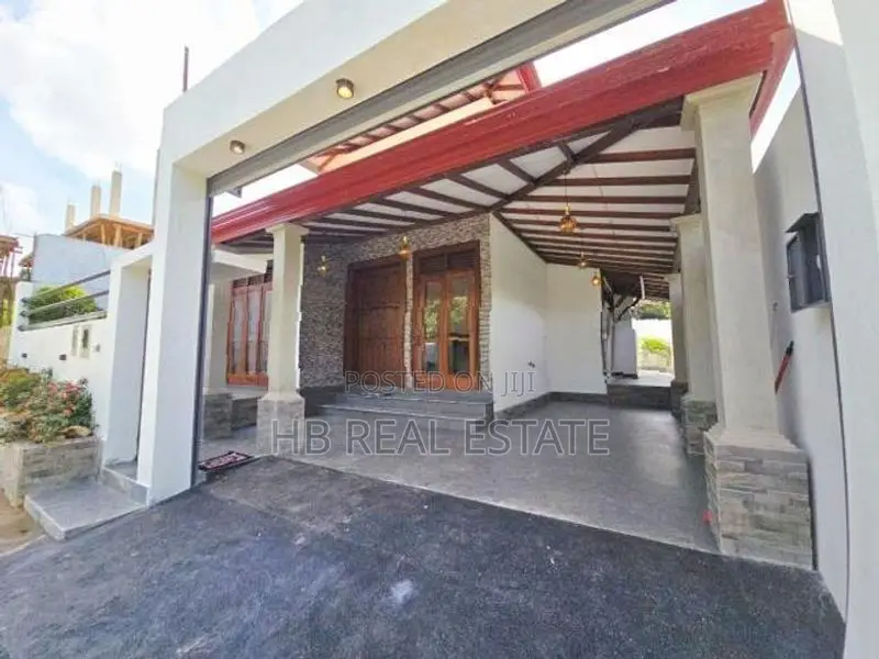 03 - Bed Rooms Single Story House For Sale Kahathuduwa