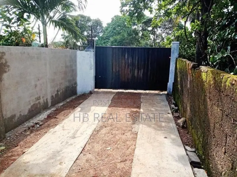 27 Perches Residential Bare Land For Sale In Nugegoda