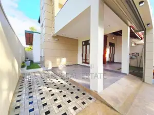 Architecture Designed Luxury Two Storey House Piliyandala
