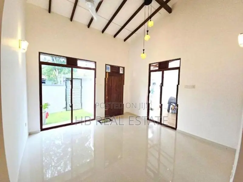 04 - Bed Rooms Single Storey House For Sale Pitipana