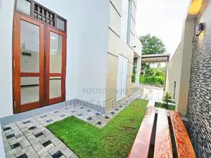 Architecture Designed Luxury Two Storey House Piliyandala