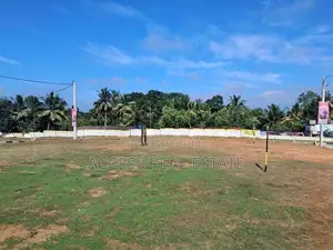 Land for Sale in Meegoda Town