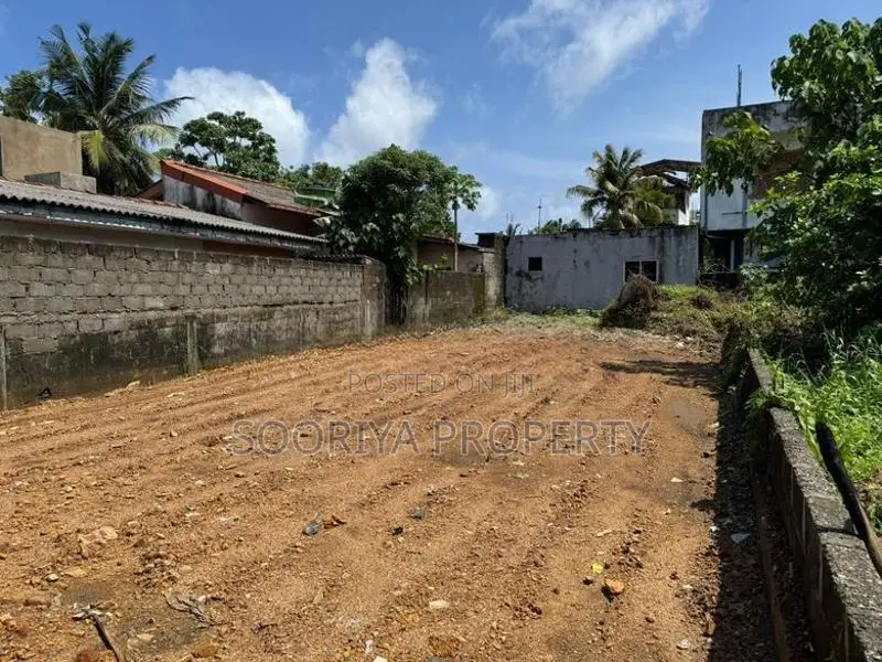 Boralesgamuwa Town Land for Sale