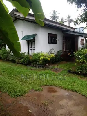 කළුතර නගර මධ්‍යයේ වටිනා ඉඩමක් සහිත නිවසක් විකිණීමට