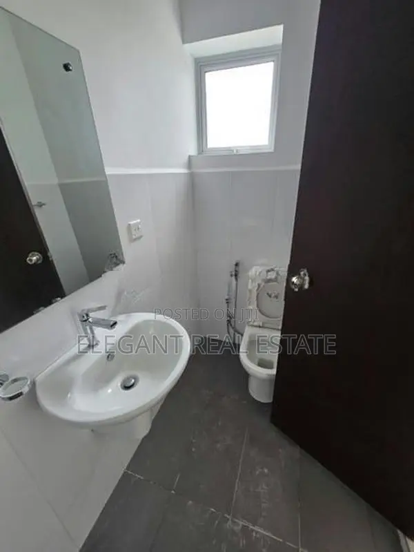 Santorini - 03 Bedroom Unfurnished Apartment for Rent in Negombo (A625