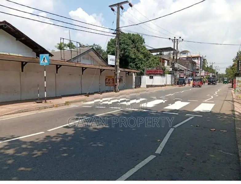 Prime 8 Perch Land for Sale Pannipitiya Mahalwarawa Kottawa
